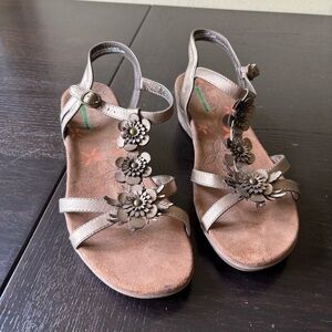 Baretraps 9 memory foam Hammond Bronze Strappy Floral low wedge heel Sandals